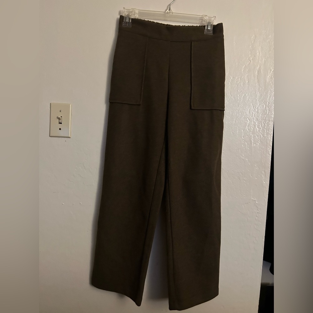 Dark Green Cropped Pants